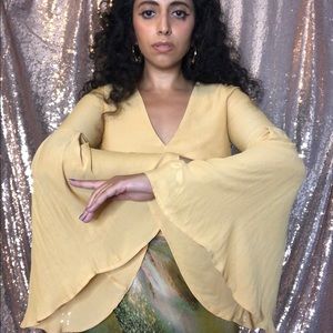 F21 Bell-Sleeve Crop Top